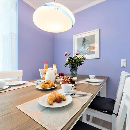 Am Luetten Bagen Haus Attila * Born