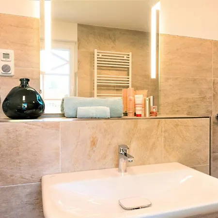 Am Luetten Bagen Haus Attila Feriehus Born